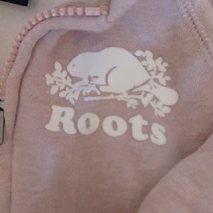 Roots pink Heather’s zipper sweatshirt excellent condition